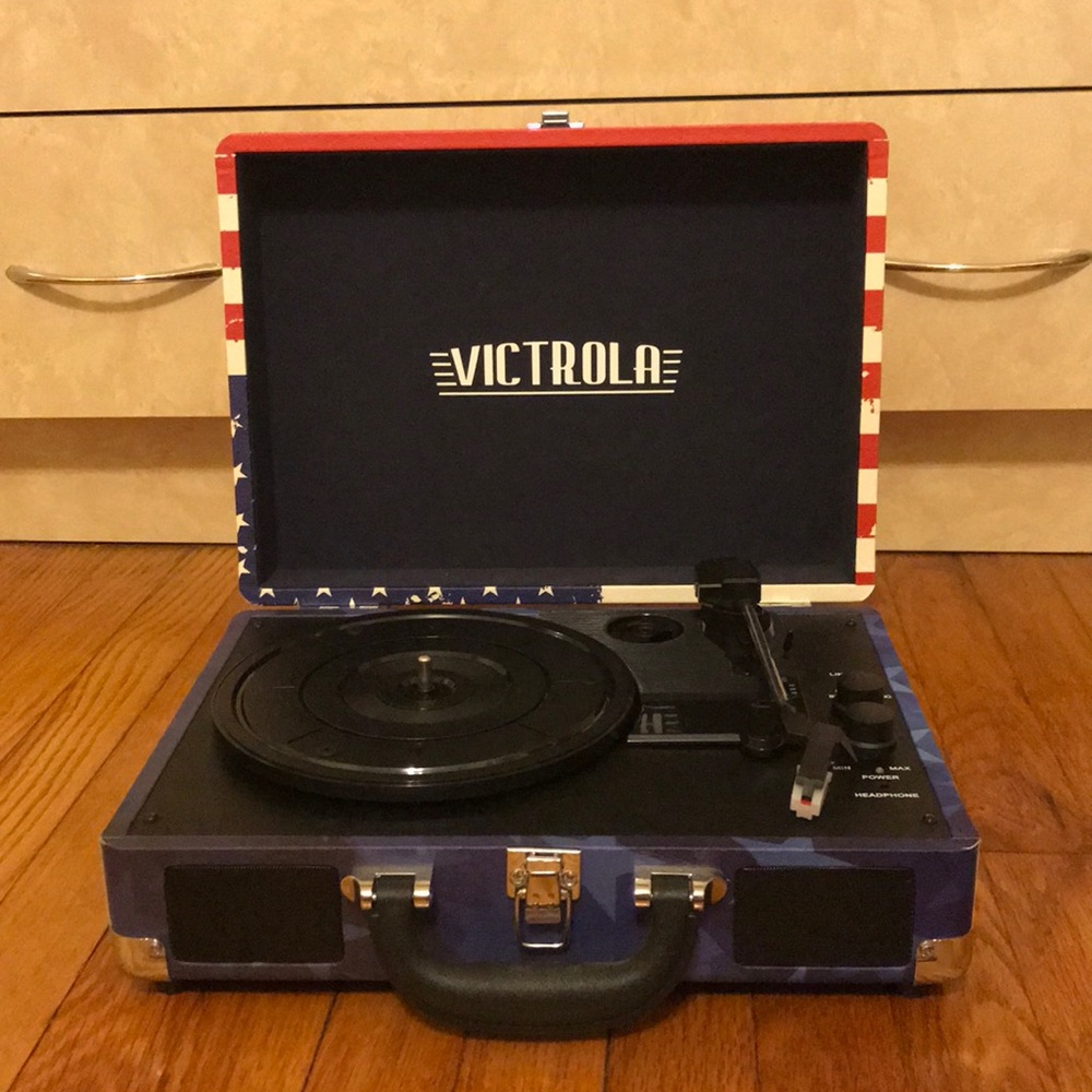 Victrola turntable - Picture 2 of 8